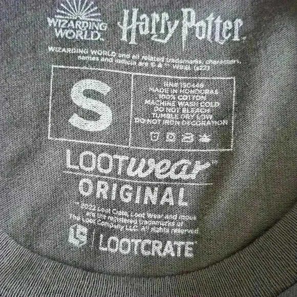 Loot Crate Hogwarts Graphic Tee Shirt - Picture 4 of 4